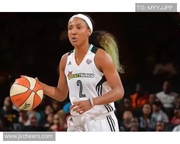 足球球星背后的女人：揭秘那些陪伴巨星的妻子们的故事与人生